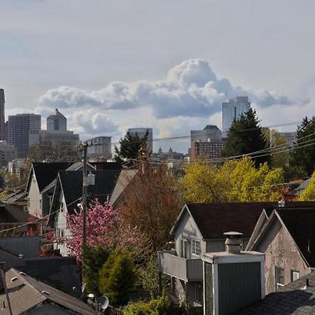 Central Modern Home With Rooftop Seattle Esterno foto